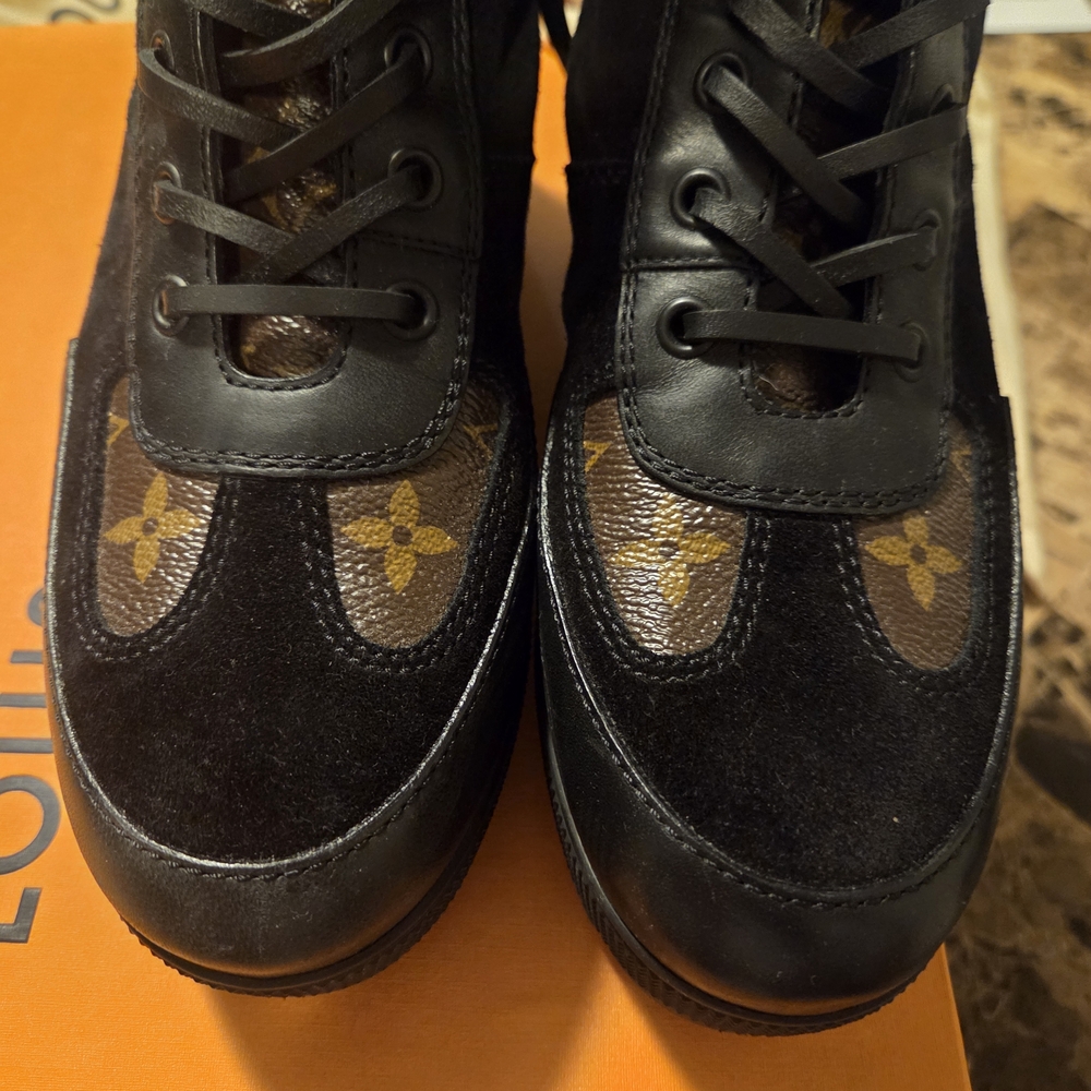 Louis Vuitton Combat Boots - Picture 5 of 7